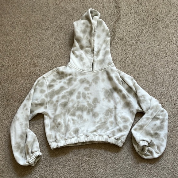 Abercrombie & Fitch Tops - Abercrombie tie dye cropped hoodie